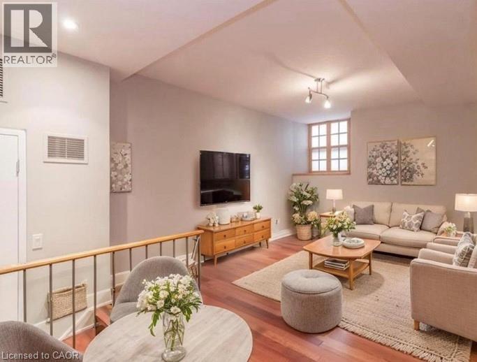 35 Alexandra Avenue Unit# 103, Waterloo, Ontario  N2L 1L4 - Photo 3 - 40810549