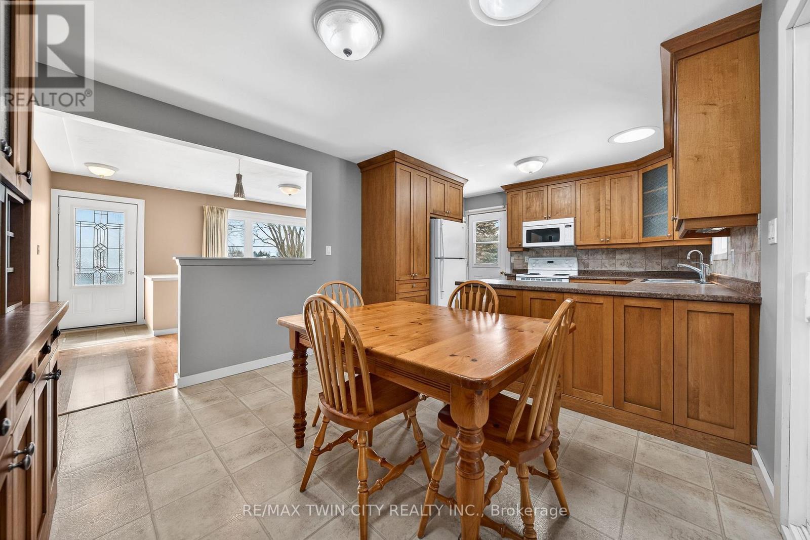 1297 Queens Bush Road, Wellesley, Ontario  N0B 2T0 - Photo 13 - X12870470