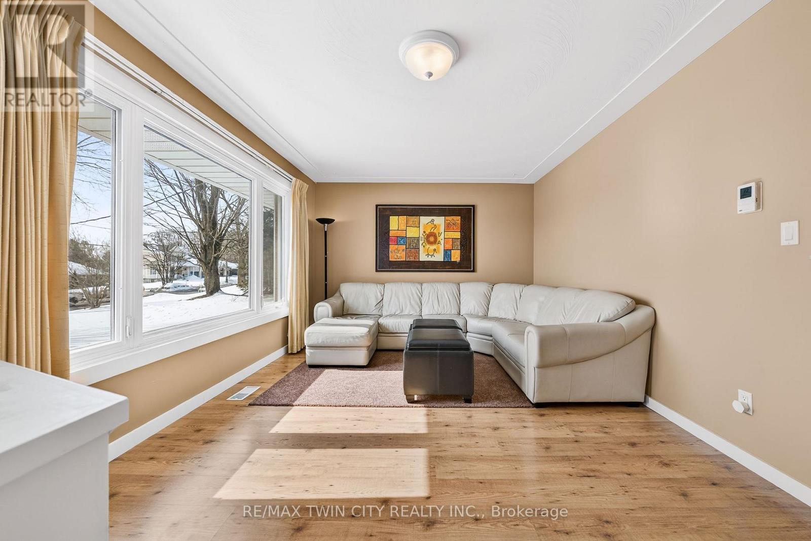 1297 Queens Bush Road, Wellesley, Ontario  N0B 2T0 - Photo 7 - X12870470