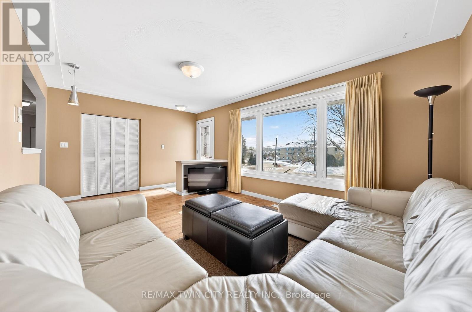 1297 Queens Bush Road, Wellesley, Ontario  N0B 2T0 - Photo 8 - X12870470