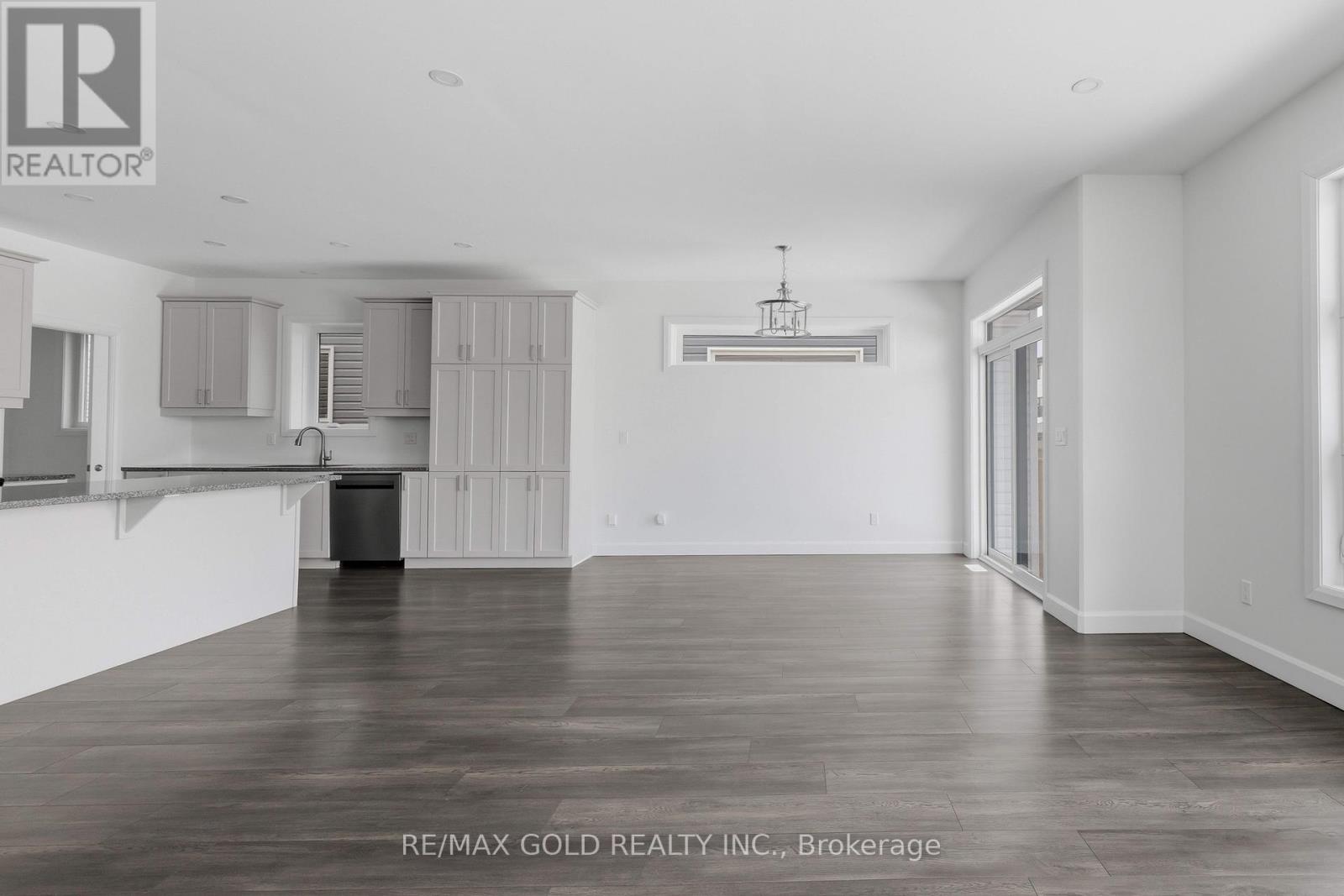 33 Walden Pond Drive, Loyalist (Amherstview), Ontario  K7N 0E7 - Photo 10 - X12870510