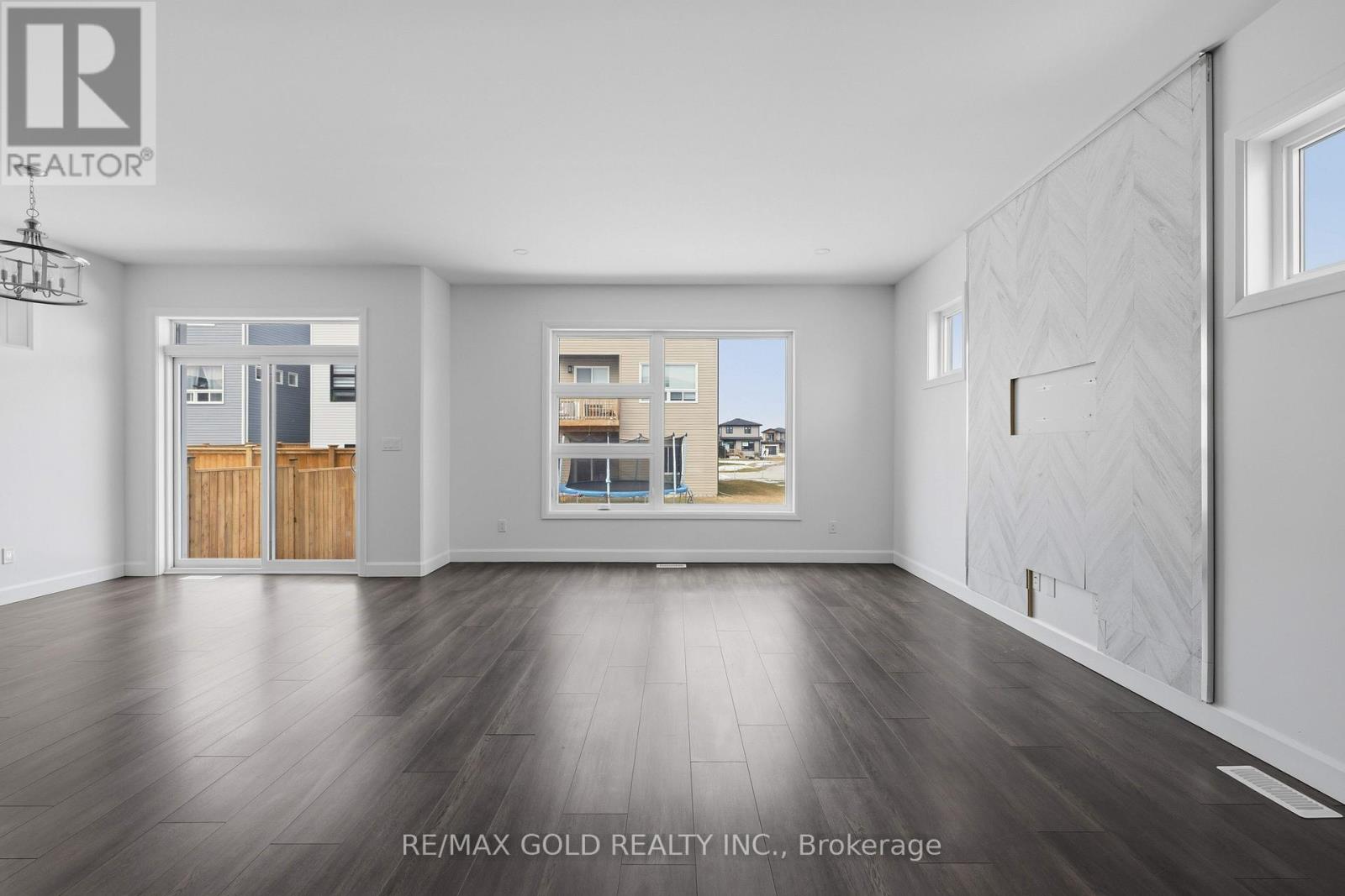 33 Walden Pond Drive, Loyalist (Amherstview), Ontario  K7N 0E7 - Photo 11 - X12870510