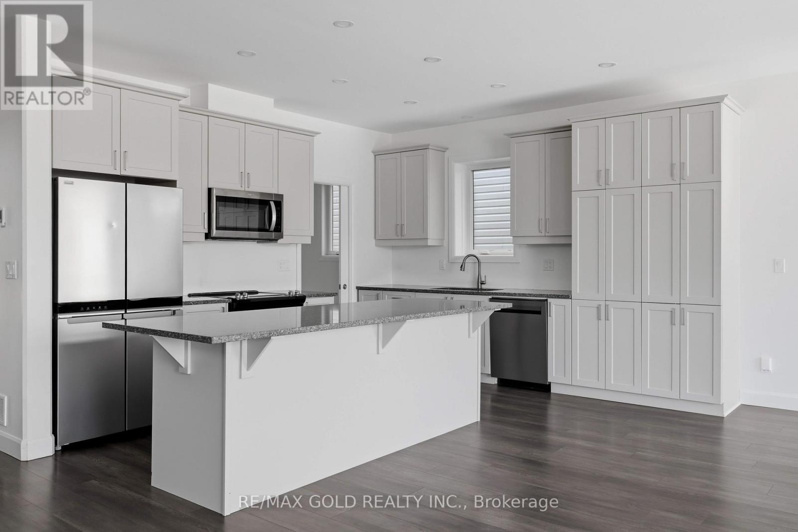 33 Walden Pond Drive, Loyalist (Amherstview), Ontario  K7N 0E7 - Photo 15 - X12870510