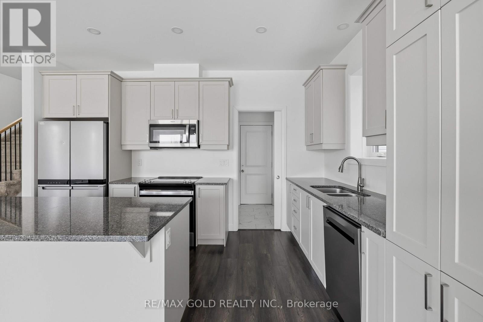 33 Walden Pond Drive, Loyalist (Amherstview), Ontario  K7N 0E7 - Photo 17 - X12870510