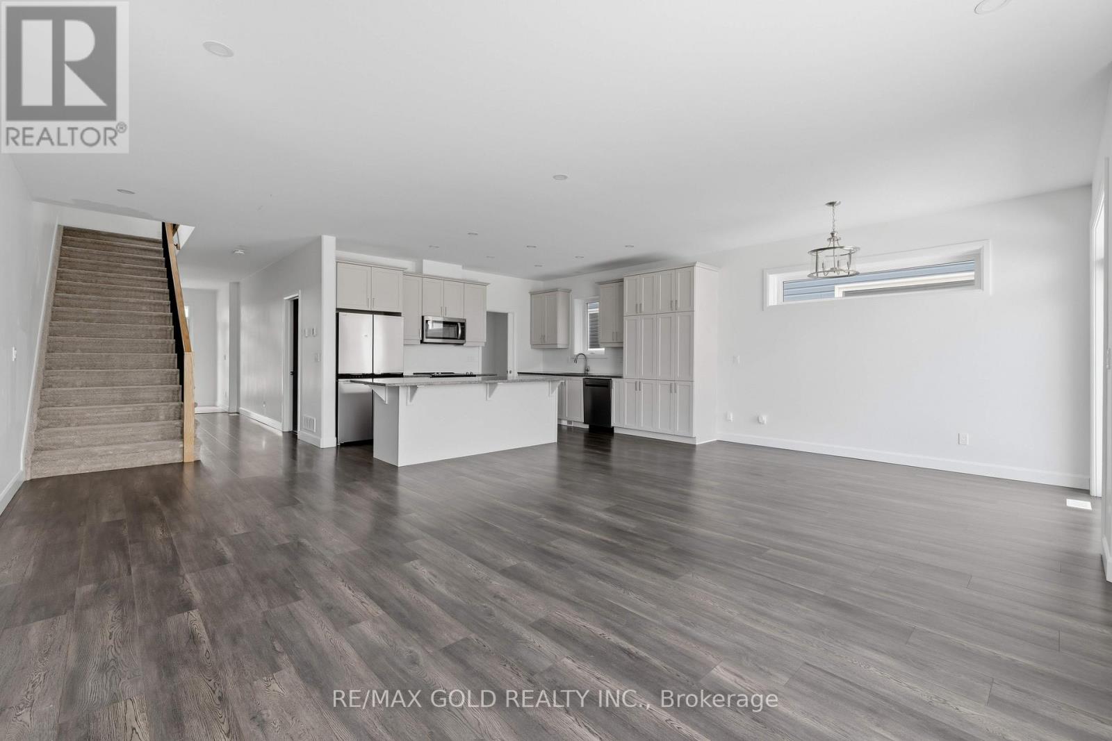 33 Walden Pond Drive, Loyalist (Amherstview), Ontario  K7N 0E7 - Photo 8 - X12870510