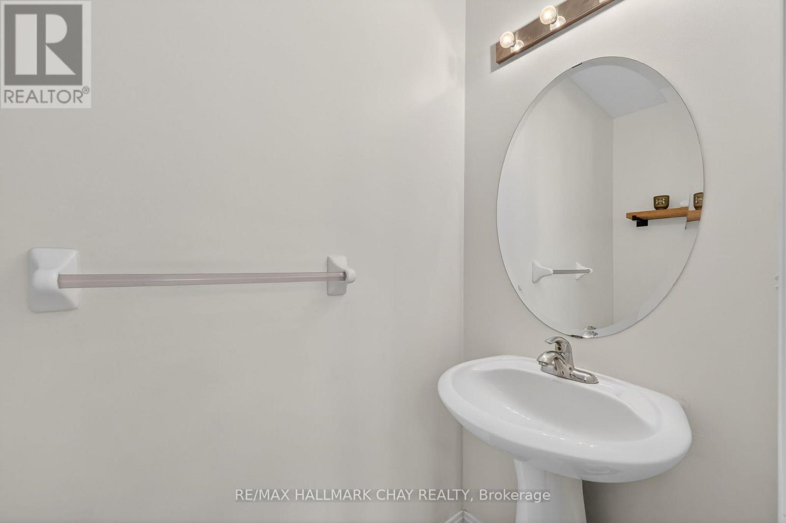 83 Beare Trail, Newmarket, Ontario  L3X 3B3 - Photo 11 - N12868088