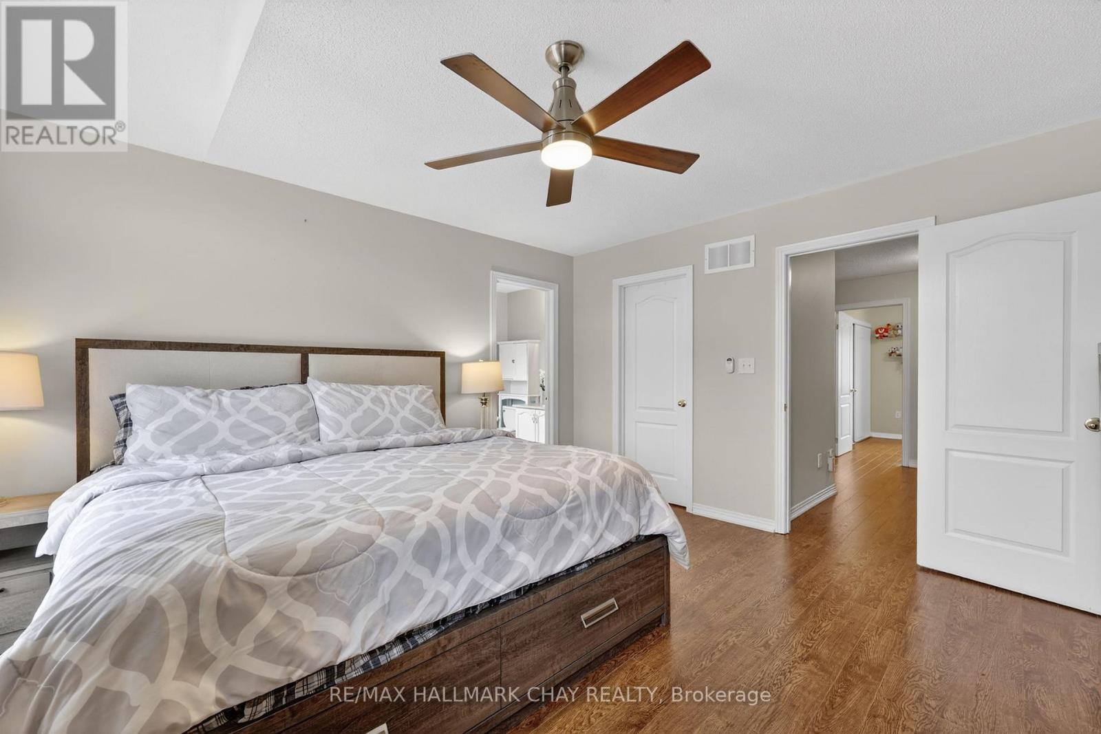 83 Beare Trail, Newmarket, Ontario  L3X 3B3 - Photo 14 - N12868088