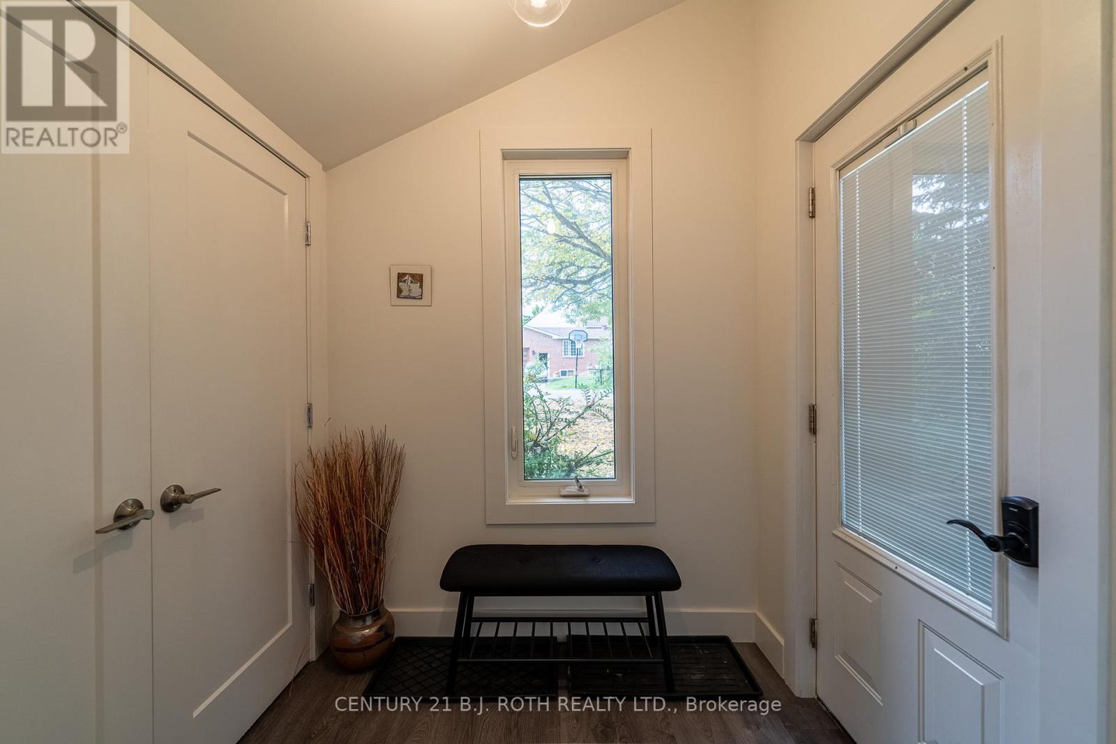 8101 Kings River Road, Ramara, Ontario  L0K 2B0 - Photo 5 - S12677860