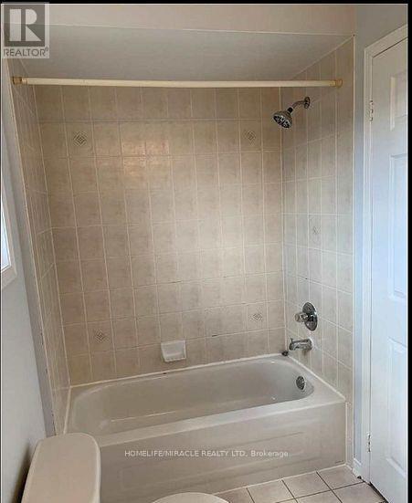 7247 Lowville Heights, Mississauga, Ontario  L5N 8L3 - Photo 22 - W12869842