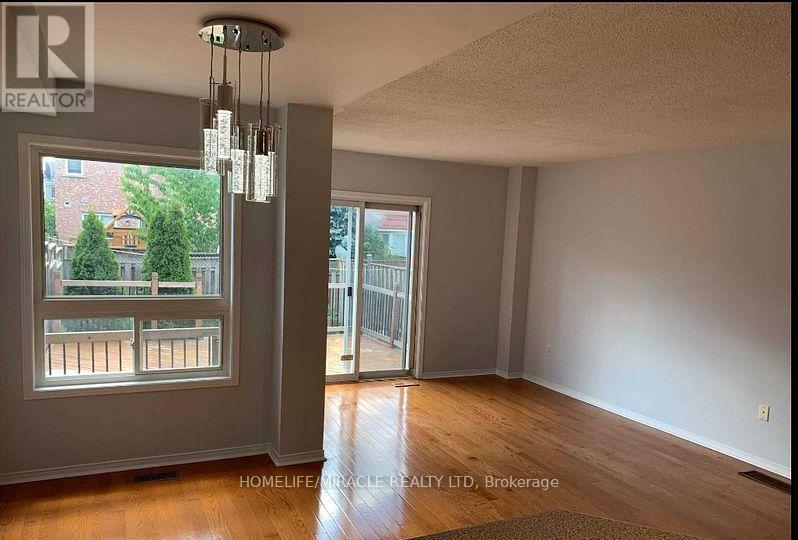 7247 Lowville Heights, Mississauga, Ontario  L5N 8L3 - Photo 9 - W12869842