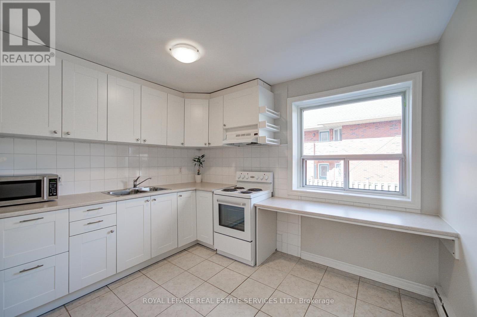 1 - 2329 Belyea Street, Oakville, Ontario  L6L 1N4 - Photo 9 - W12870258