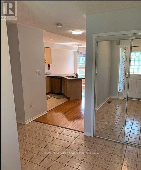 7247 Lowville Heights, Mississauga, Ontario  L5N 8L3 - Photo 5 - W12869842