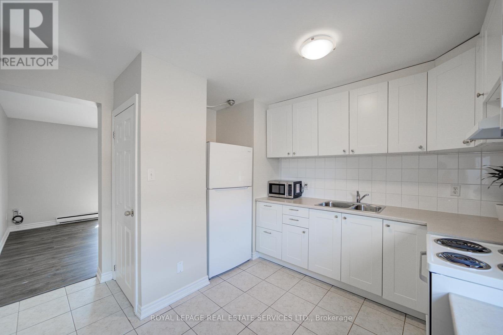 1 - 2329 Belyea Street, Oakville, Ontario  L6L 1N4 - Photo 12 - W12870258