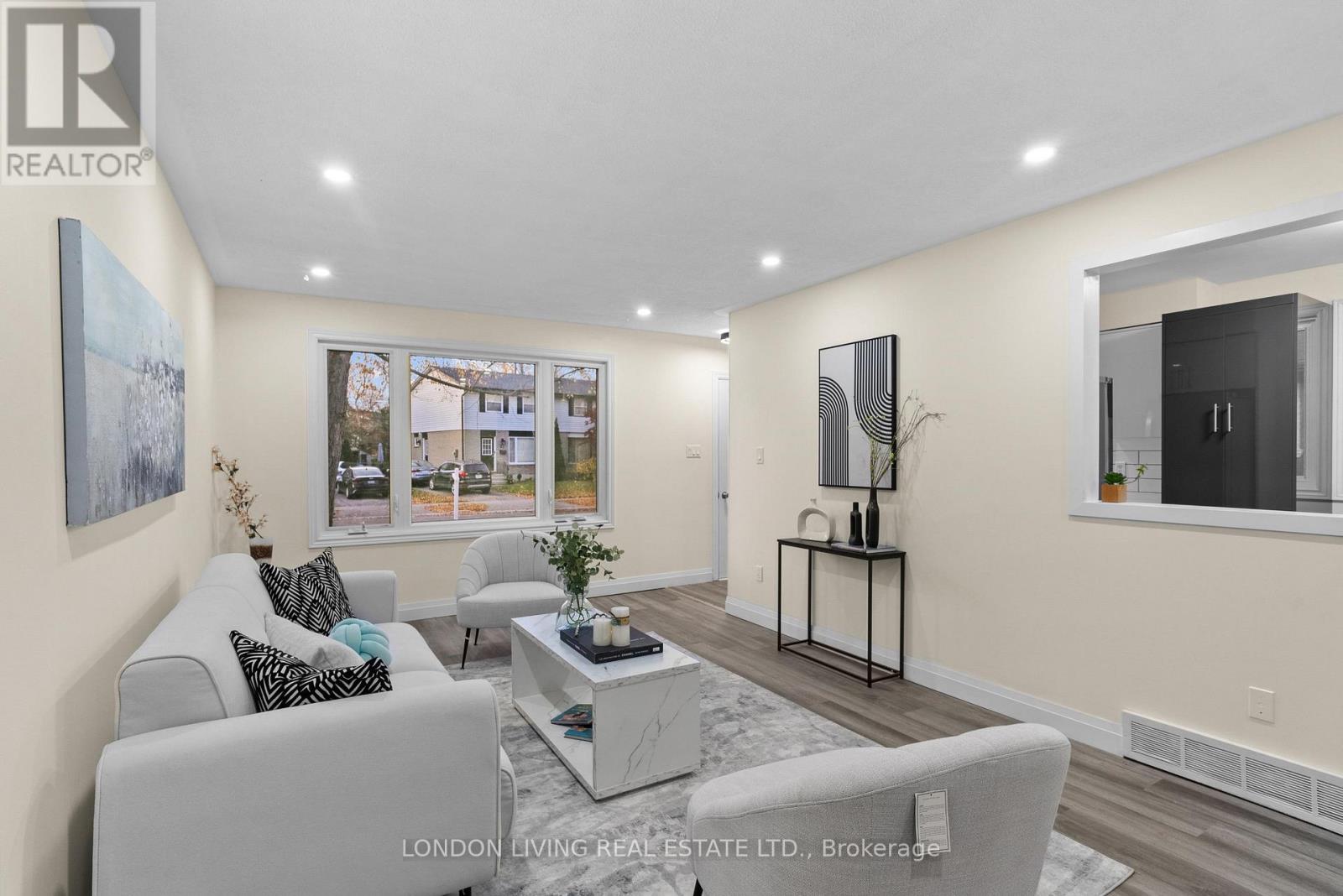 20 Edgemere Crescent, London South, Ontario  N5Z 4M5 - Photo 3 - X12870712