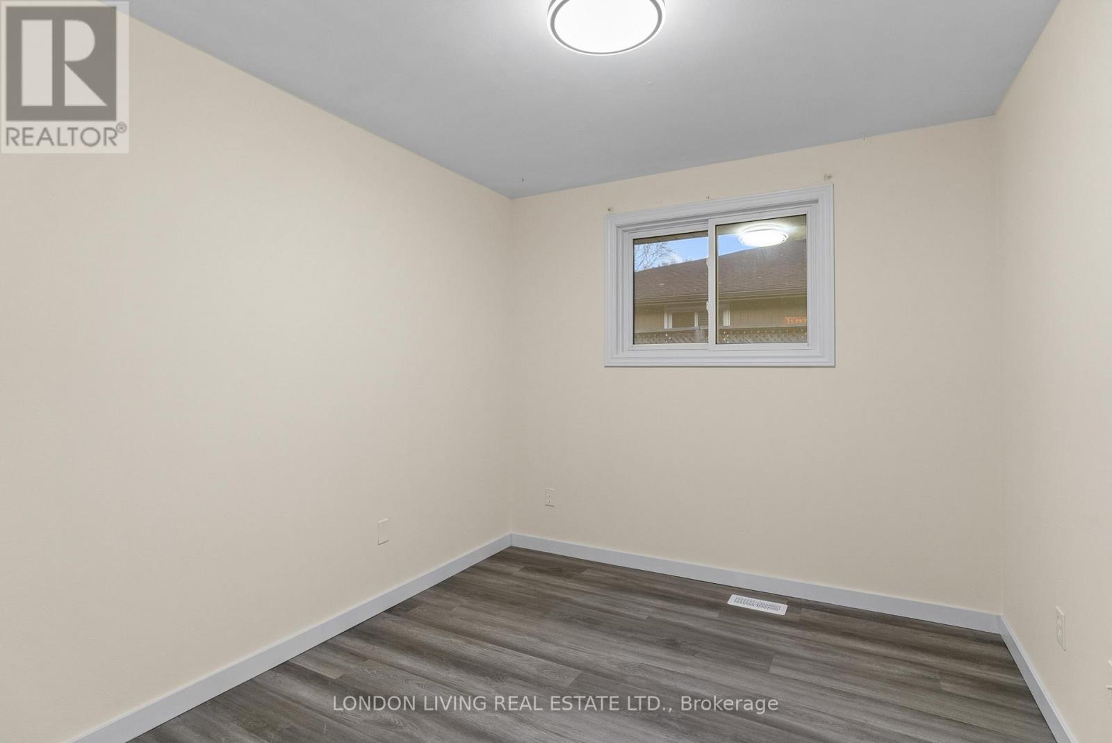 20 Edgemere Crescent, London South, Ontario  N5Z 4M5 - Photo 9 - X12870712