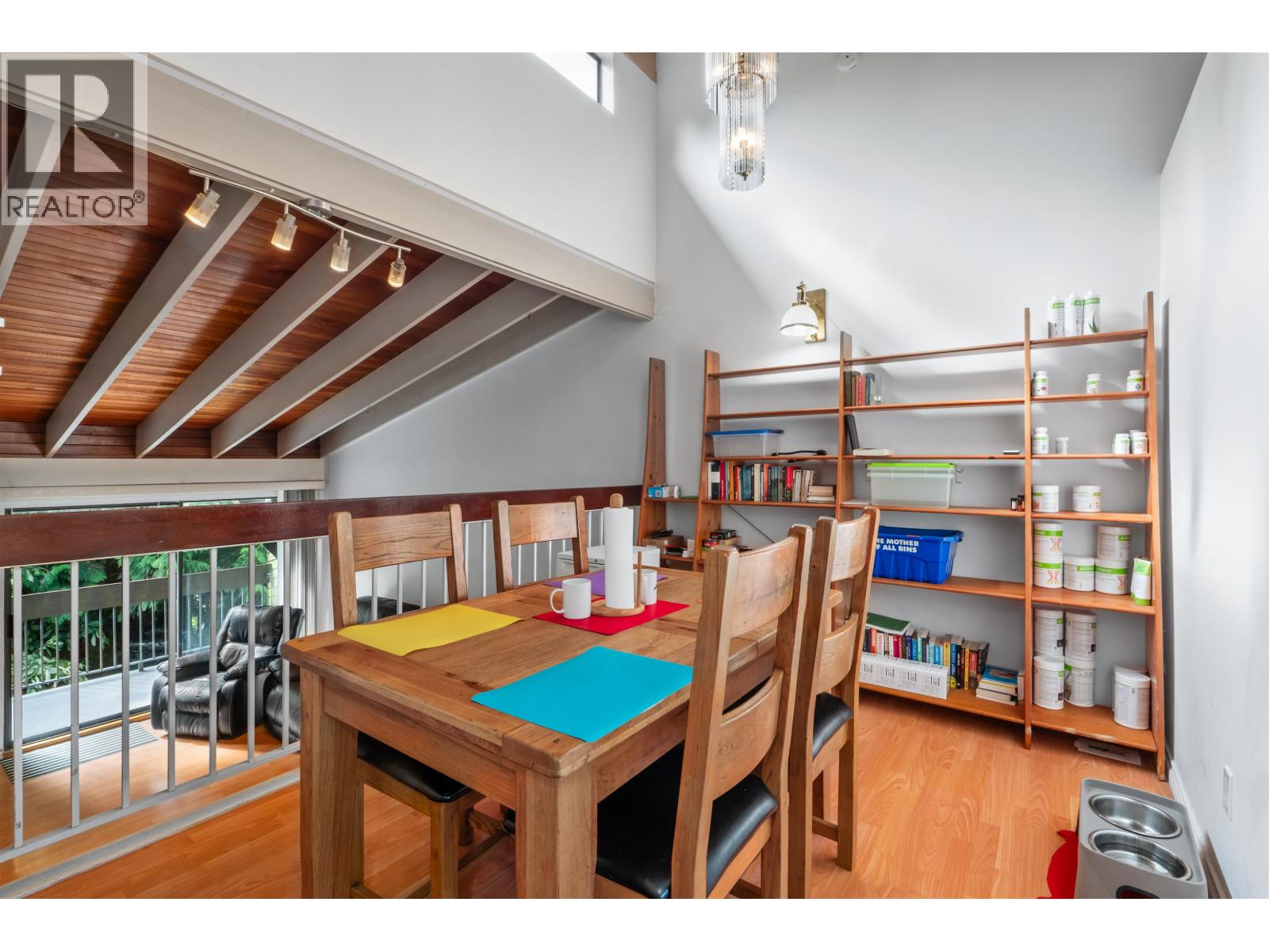 2690 Kingsford Avenue, Burnaby, British Columbia  V5B 4L6 - Photo 2 - R3098629