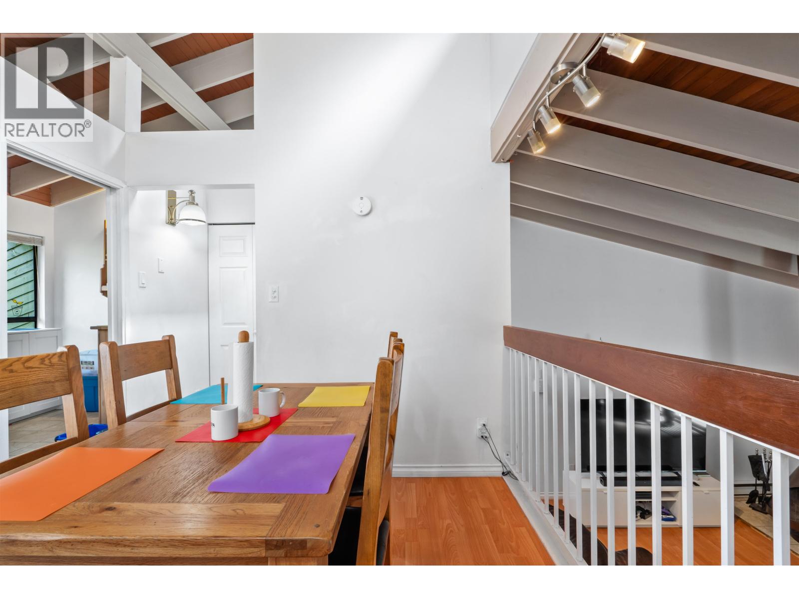 2690 Kingsford Avenue, Burnaby, British Columbia  V5B 4L6 - Photo 3 - R3098629