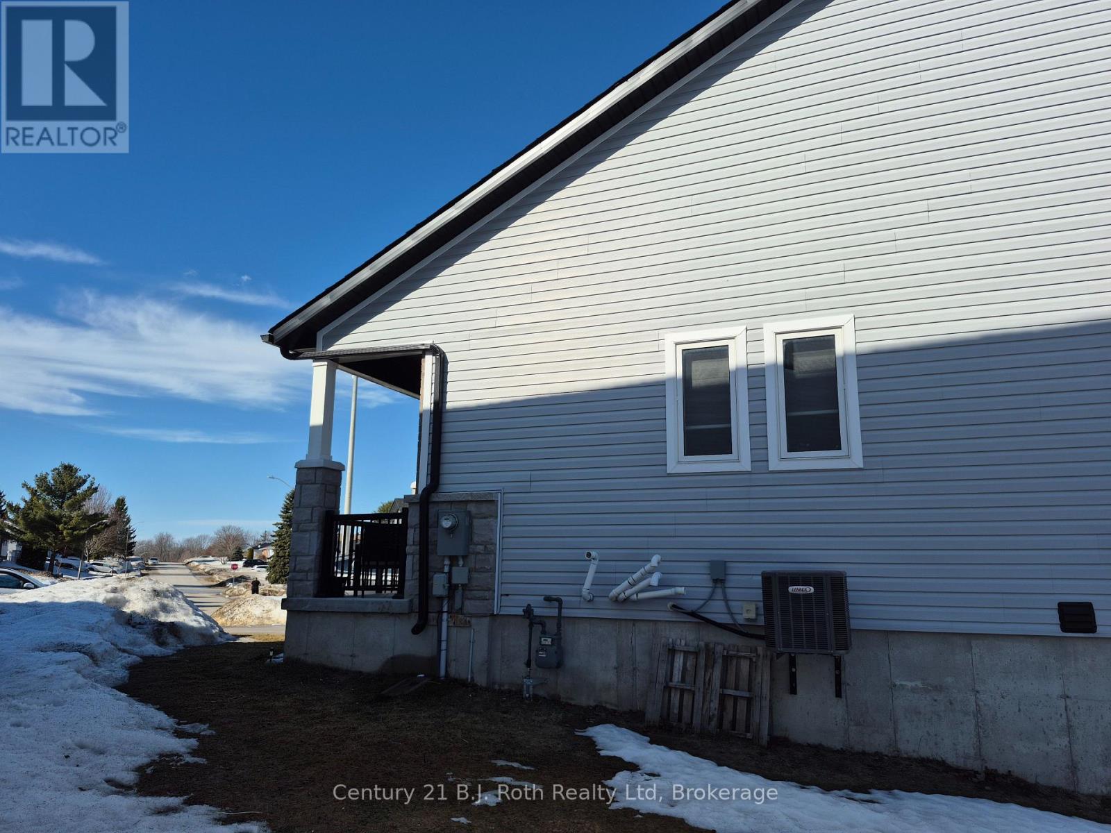 36 Lahey Crescent, Penetanguishene, Ontario  L9M 0W1 - Photo 5 - S12870724