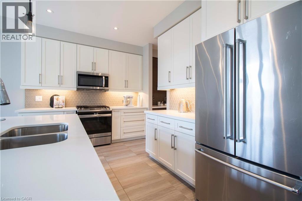 19 Secinaro Avenue, Ancaster, Ontario  L9G 0C6 - Photo 12 - 40811434