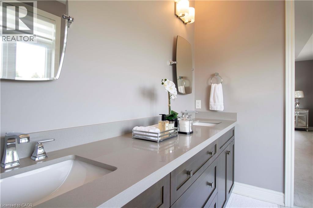 19 Secinaro Avenue, Ancaster, Ontario  L9G 0C6 - Photo 29 - 40811434