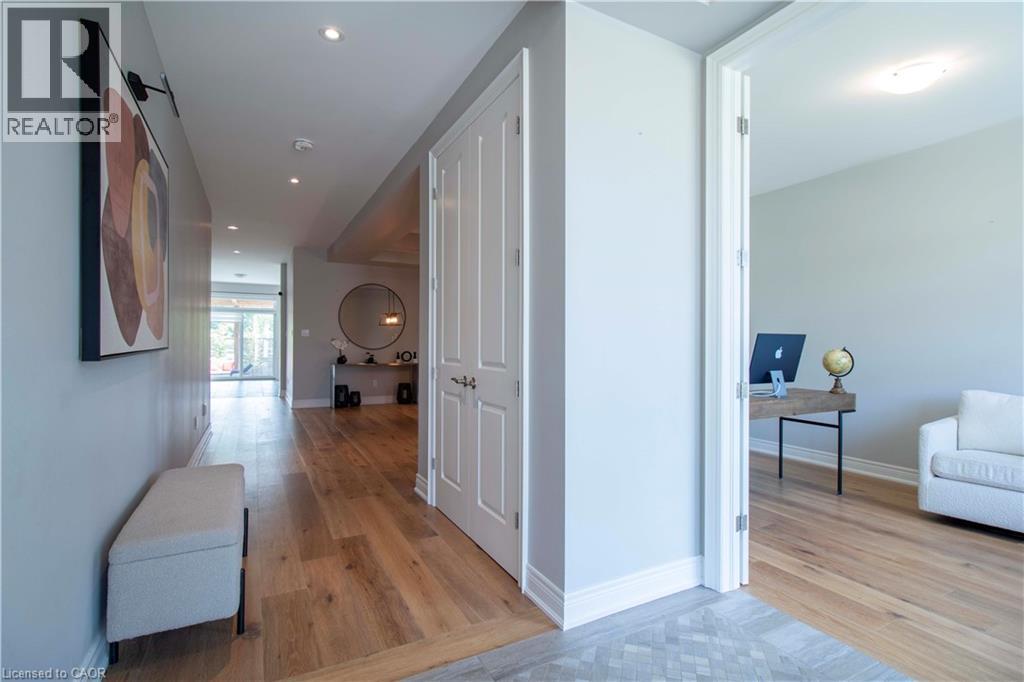 19 Secinaro Avenue, Ancaster, Ontario  L9G 0C6 - Photo 3 - 40811434