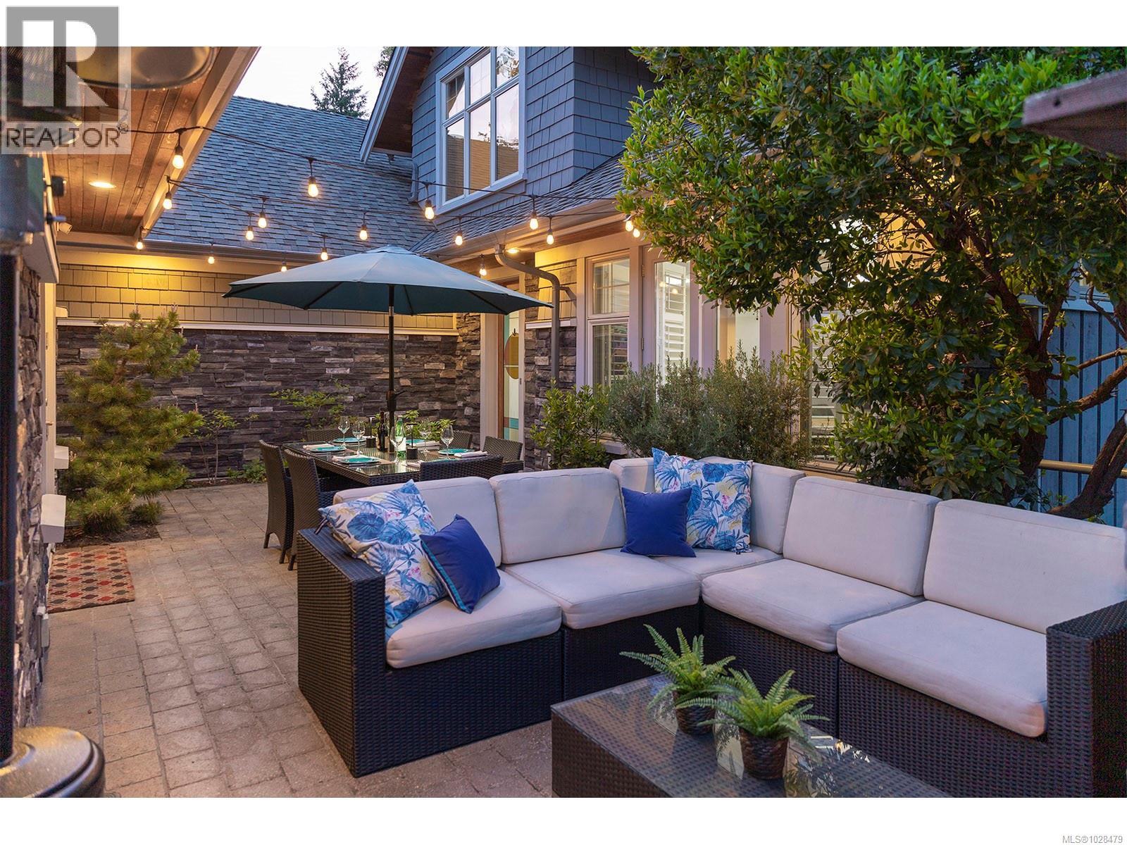 1267 Oceanwood Lane, Saanich, British Columbia  V8X 0A4 - Photo 7 - 1028479