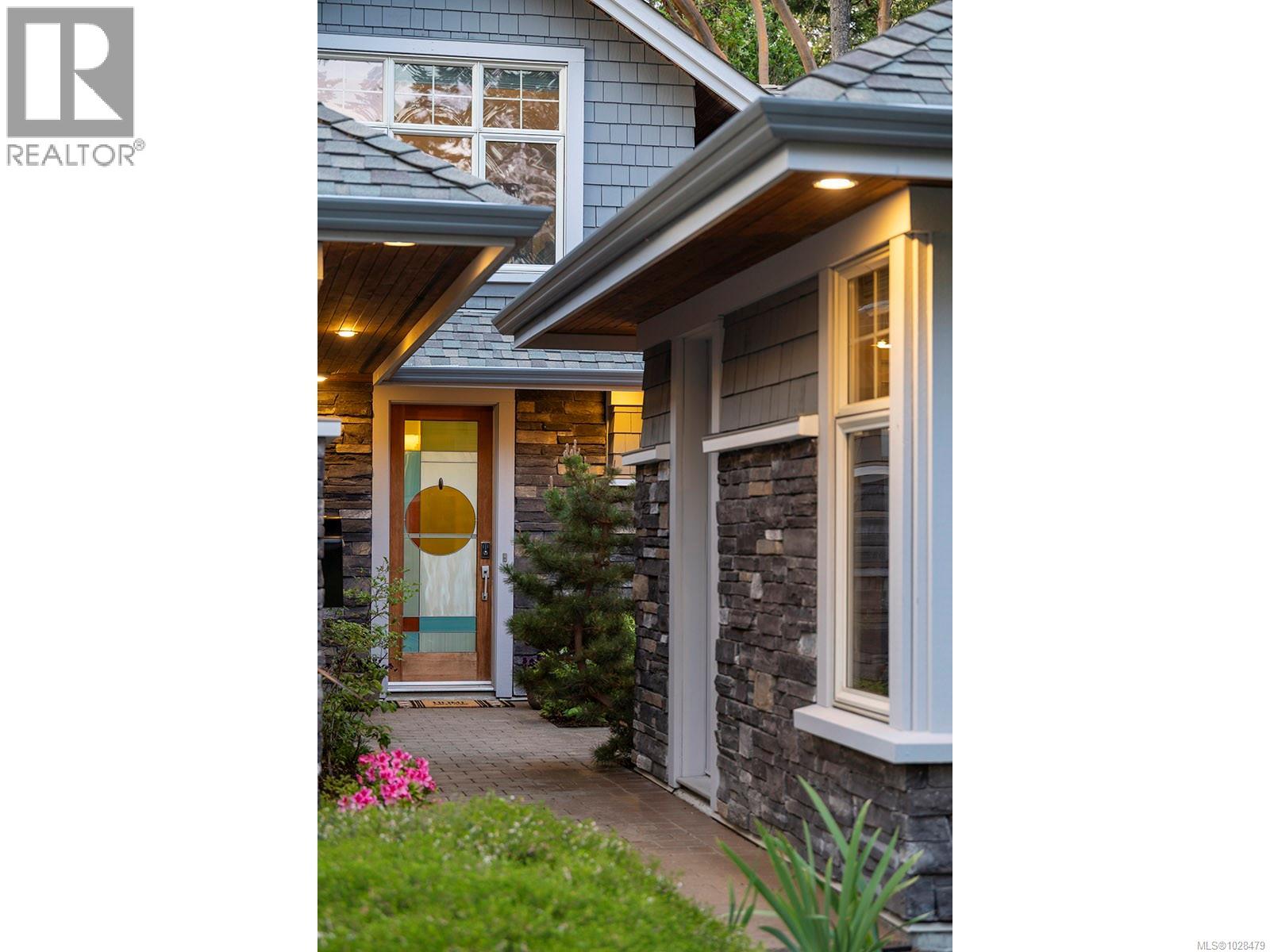 1267 Oceanwood Lane, Saanich, British Columbia  V8X 0A4 - Photo 36 - 1028479