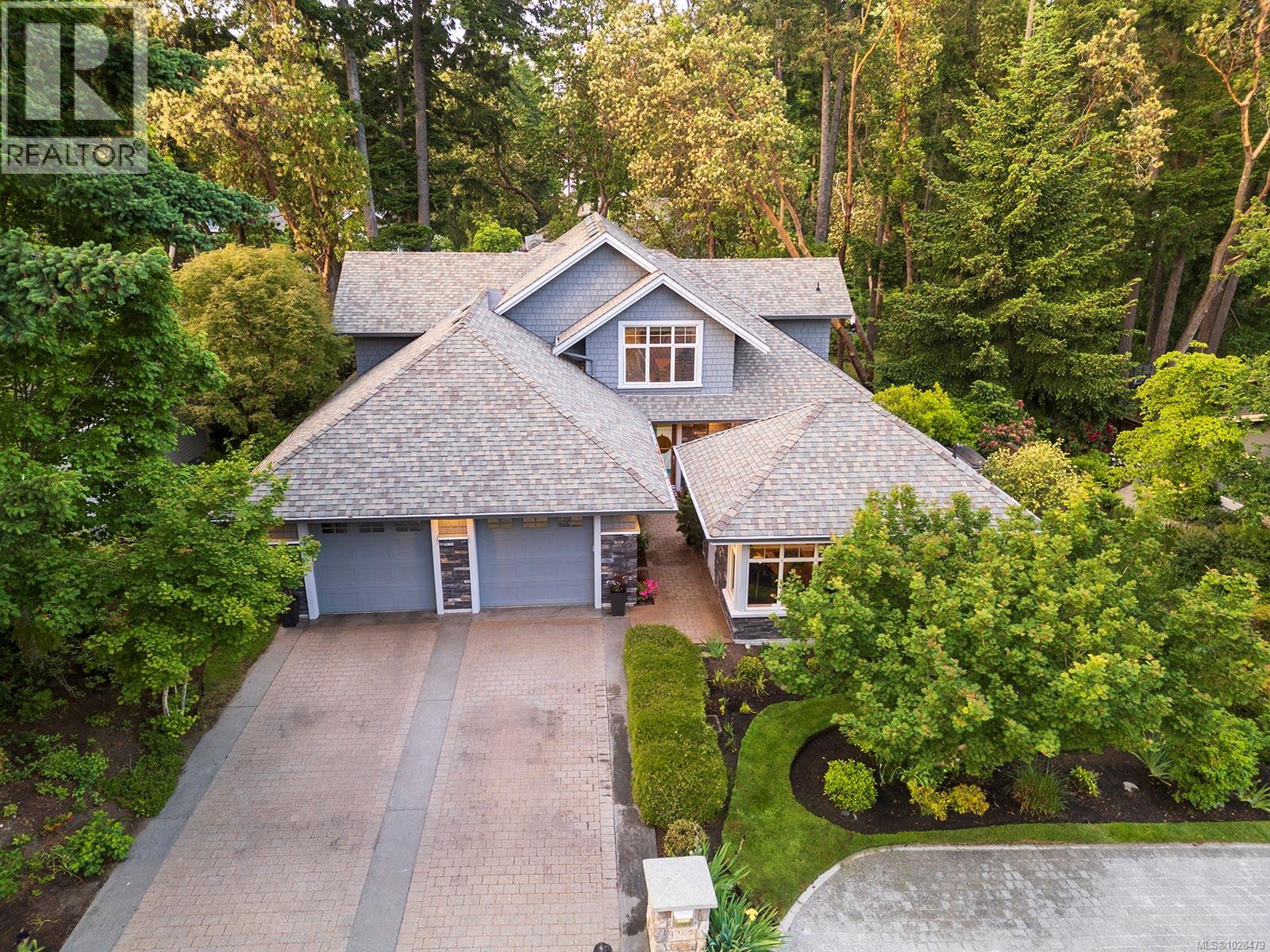 1267 Oceanwood Lane, Saanich, British Columbia  V8X 0A4 - Photo 40 - 1028479