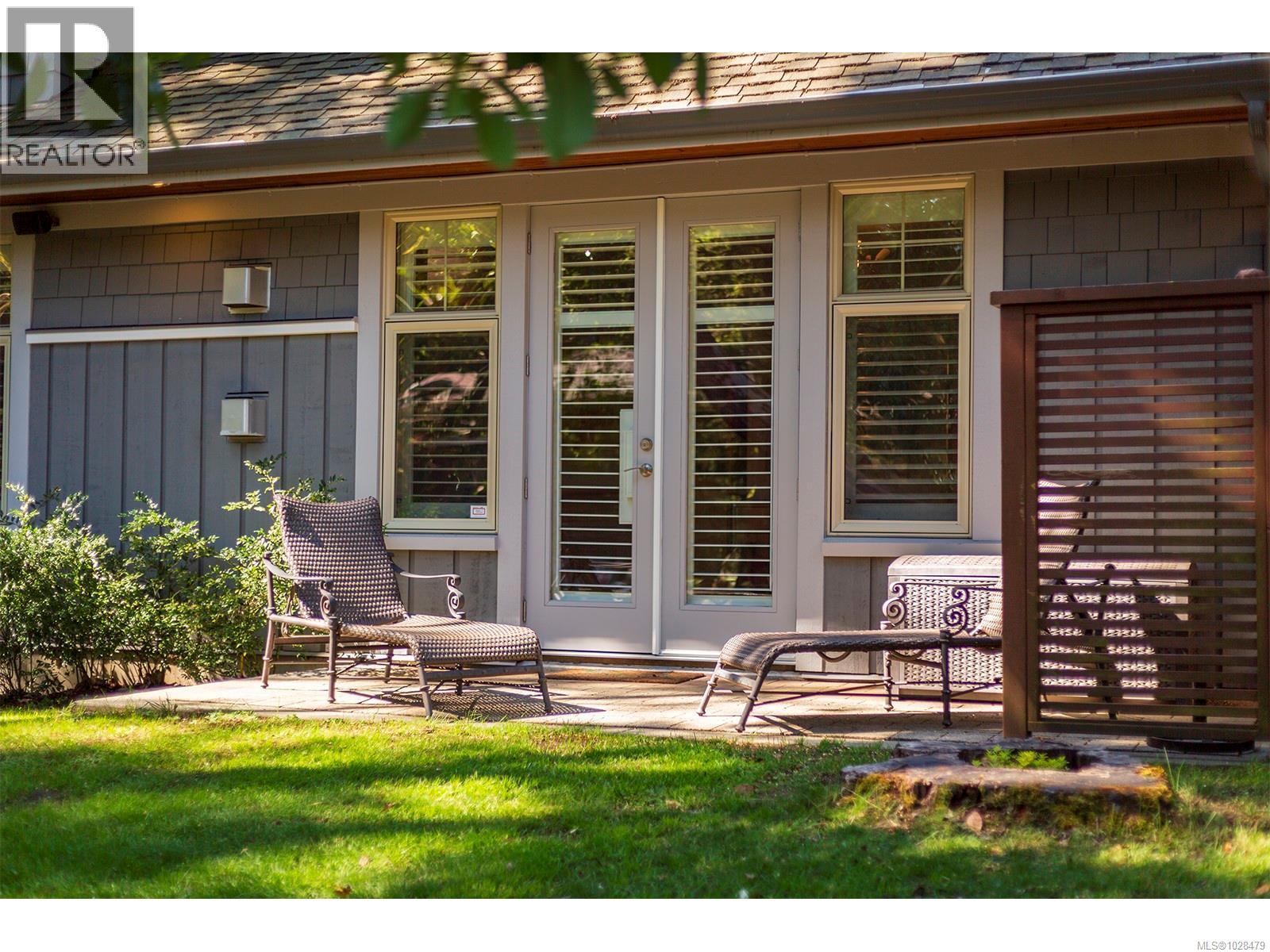 1267 Oceanwood Lane, Saanich, British Columbia  V8X 0A4 - Photo 38 - 1028479