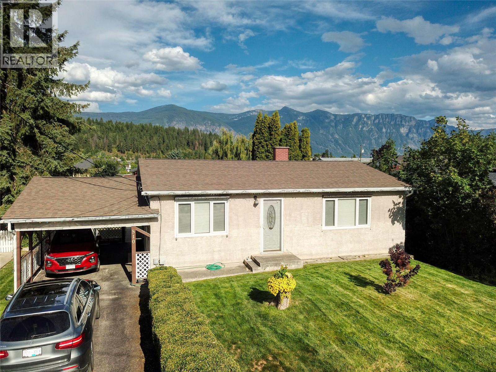 510 12th Avenue N, Creston, British Columbia