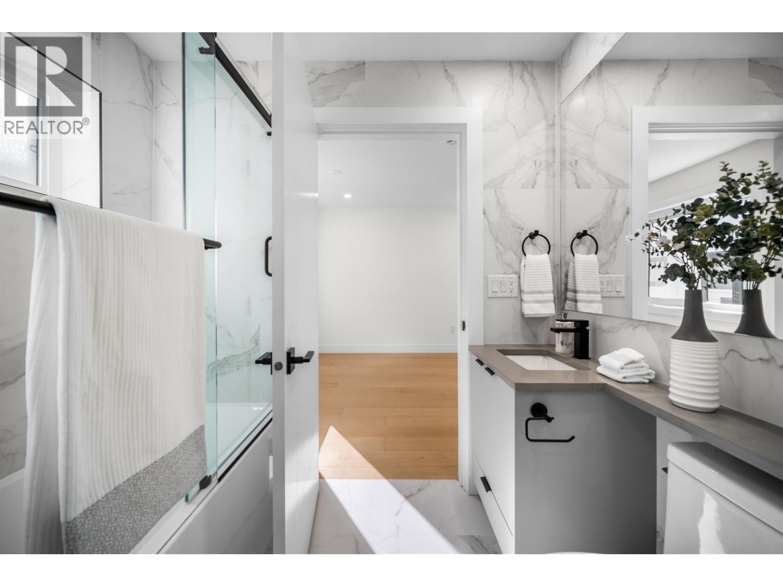 1 3576 E Pender Street, Vancouver, British Columbia  V5K 2E3 - Photo 13 - R3098482