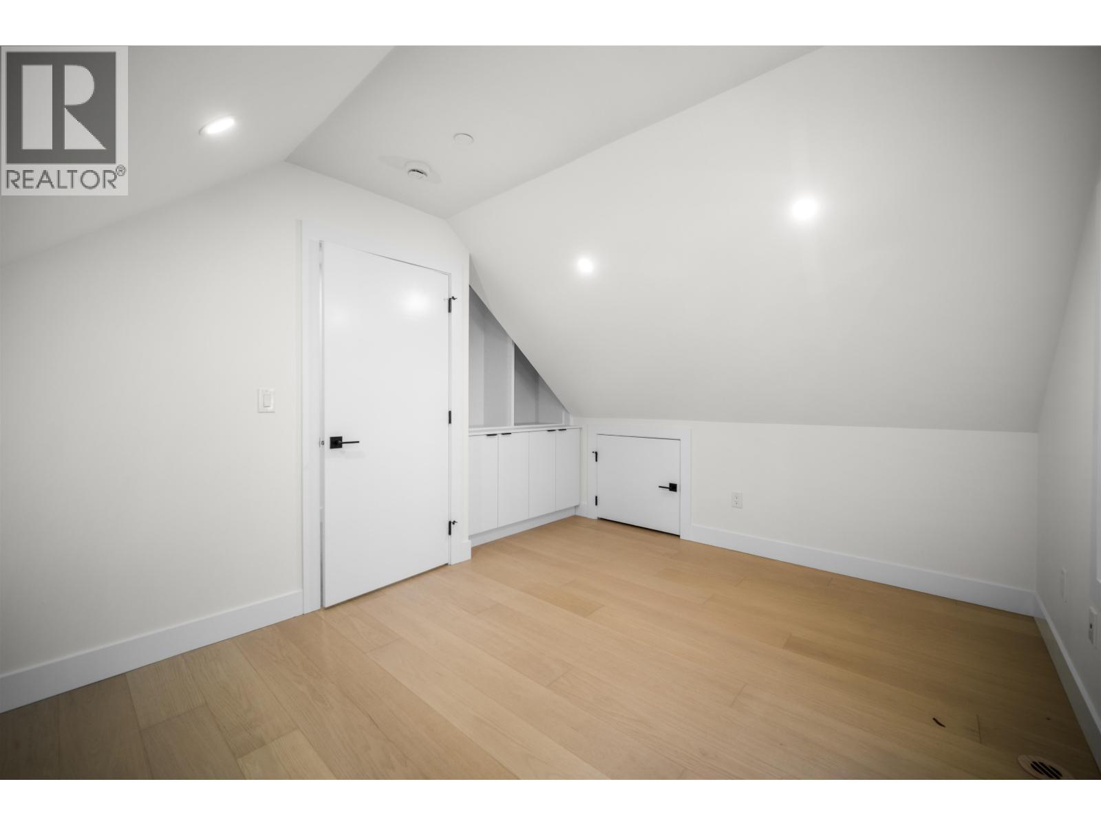 1 3576 E Pender Street, Vancouver, British Columbia  V5K 2E3 - Photo 8 - R3098482