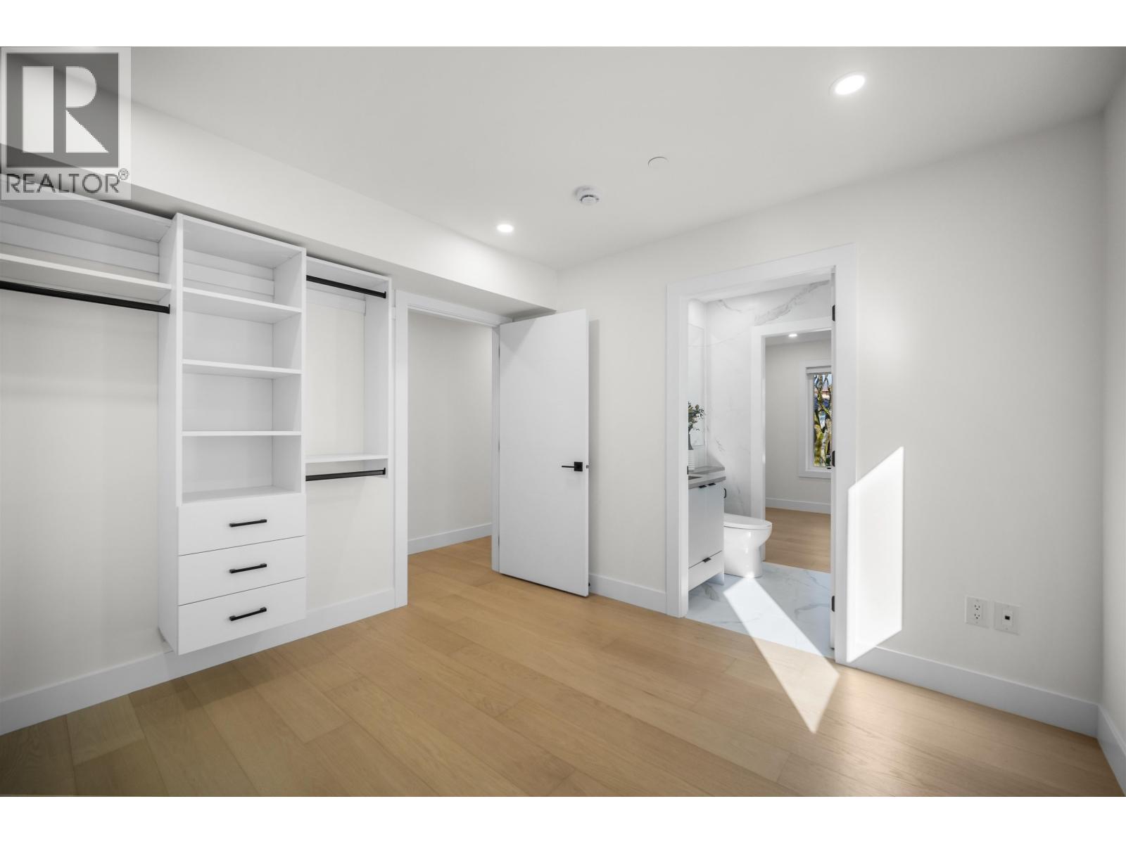 1 3576 E Pender Street, Vancouver, British Columbia  V5K 2E3 - Photo 11 - R3098482