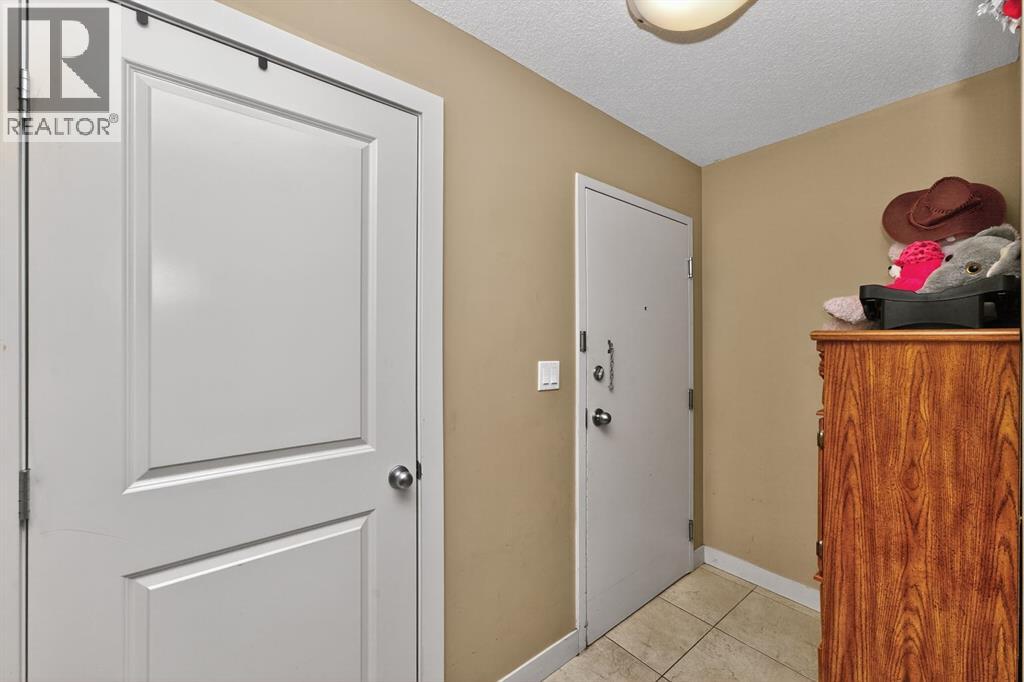 1303, 6118 80 Avenue Ne, Calgary, Alberta  T3j 1B3 - Photo 3 - A2288584