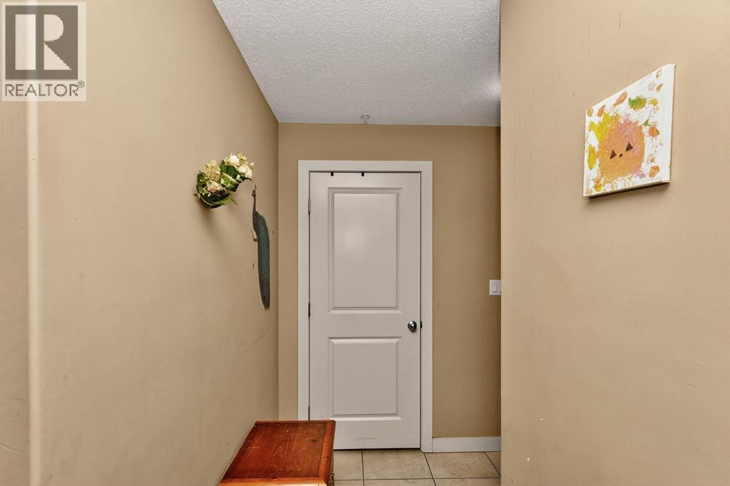 1303, 6118 80 Avenue Ne, Calgary, Alberta  T3j 1B3 - Photo 4 - A2288584