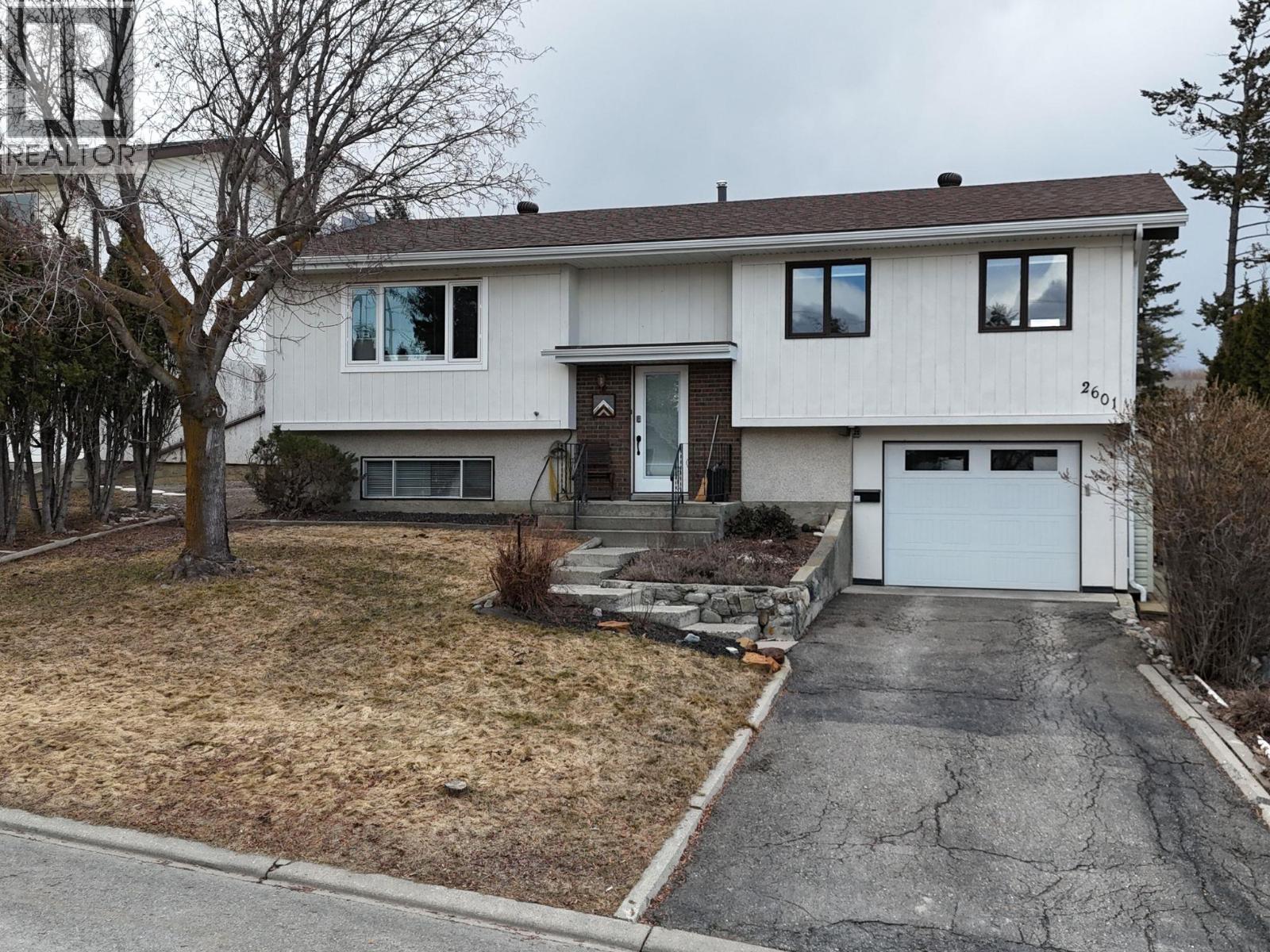 2601 3A Street S, Cranbrook, British Columbia