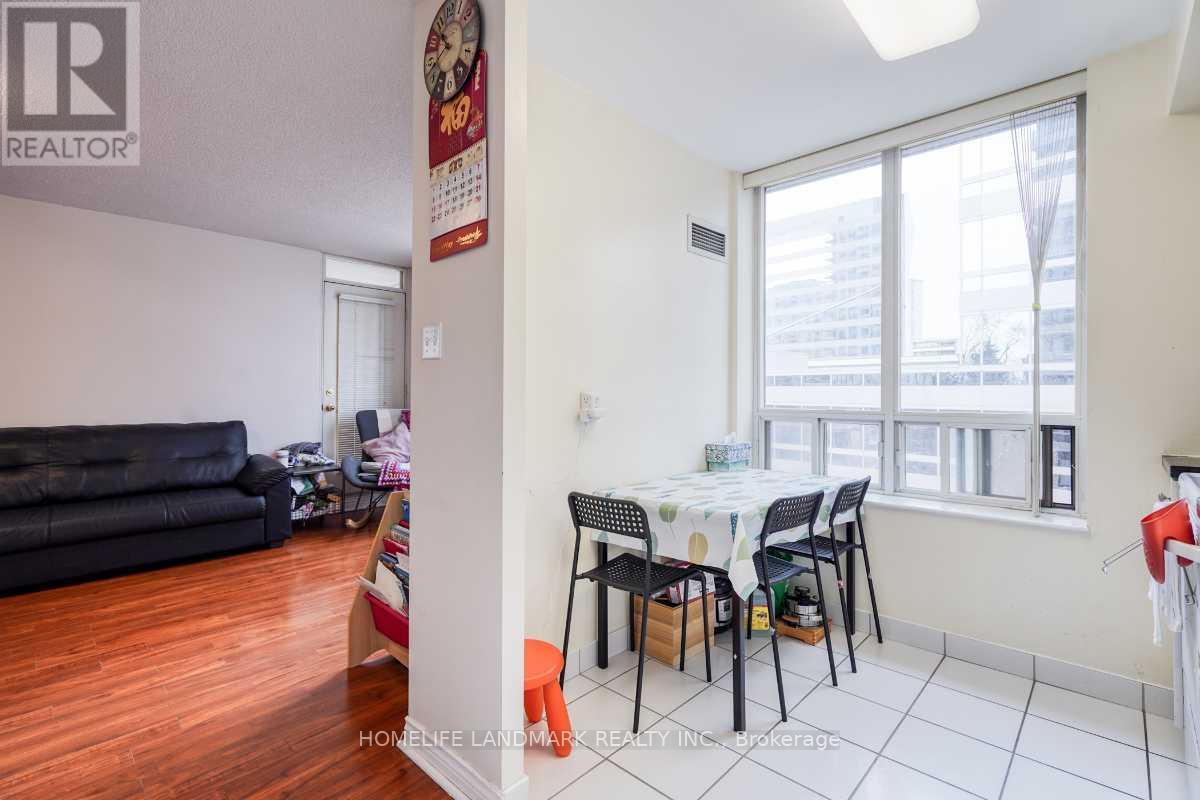 302 - 260 Doris Avenue, Toronto (Willowdale East), Ontario  M2N 6X9 - Photo 11 - C12870748