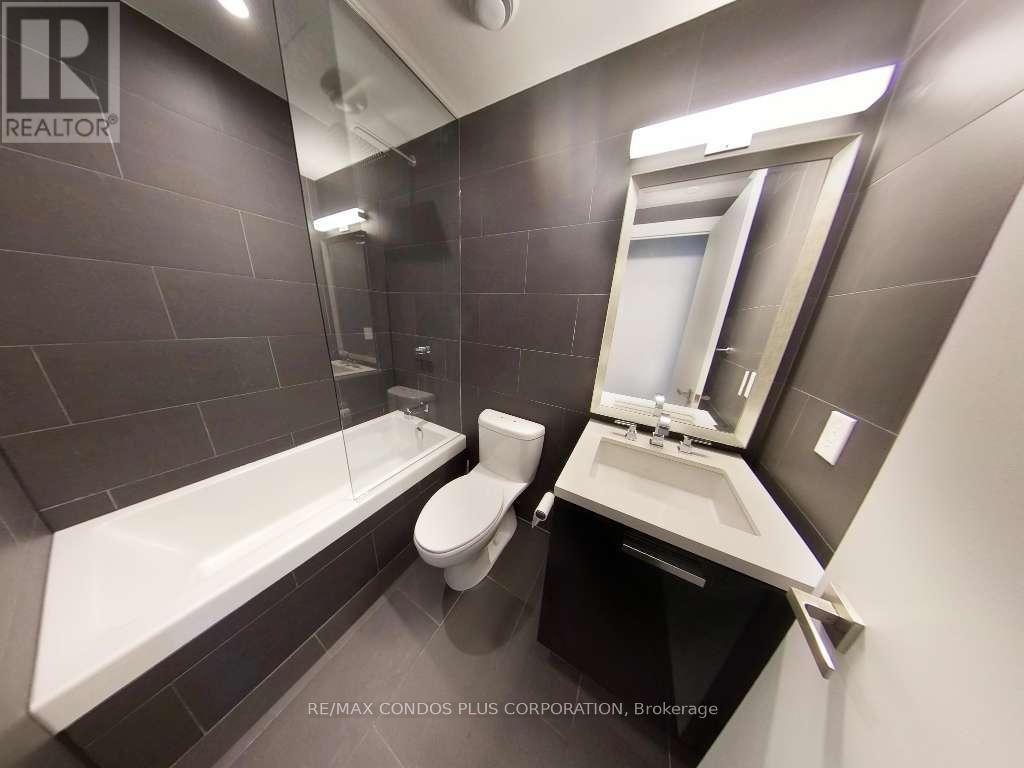 1302 - 224 King Street W, Toronto (Waterfront Communities), Ontario  M5H 0A6 - Photo 7 - C12870762