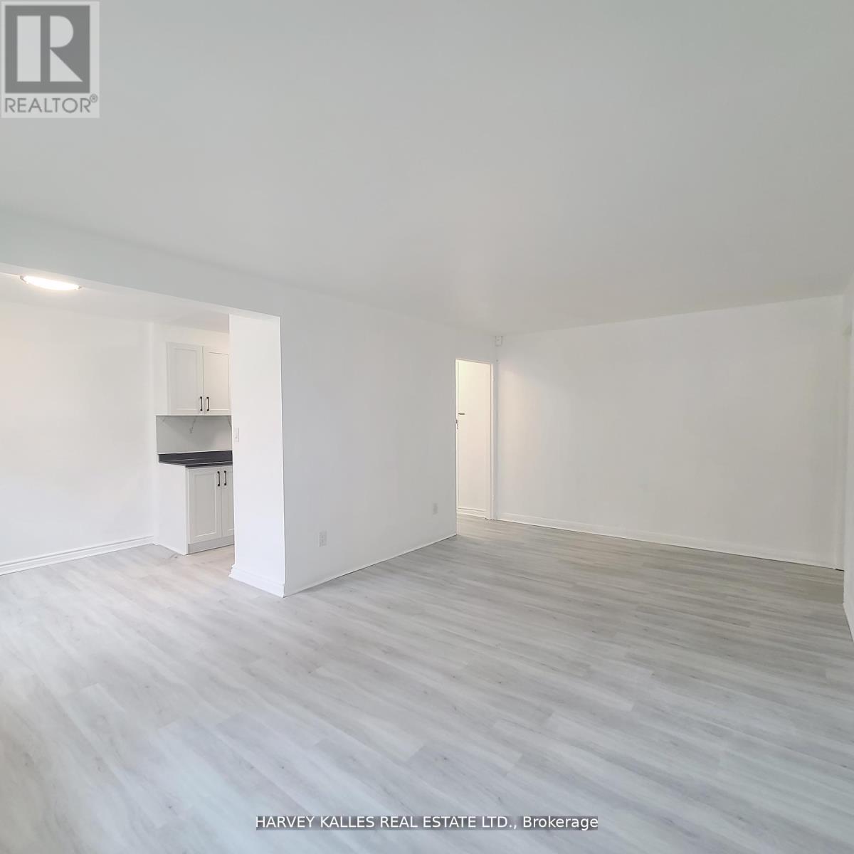 4 - 125 Shelborne Avenue, Toronto (Englemount-Lawrence), Ontario  M6B 2M8 - Photo 2 - C12870832