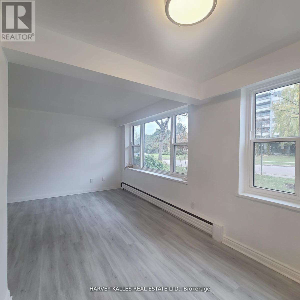 4 - 125 Shelborne Avenue, Toronto (Englemount-Lawrence), Ontario  M6B 2M8 - Photo 3 - C12870832