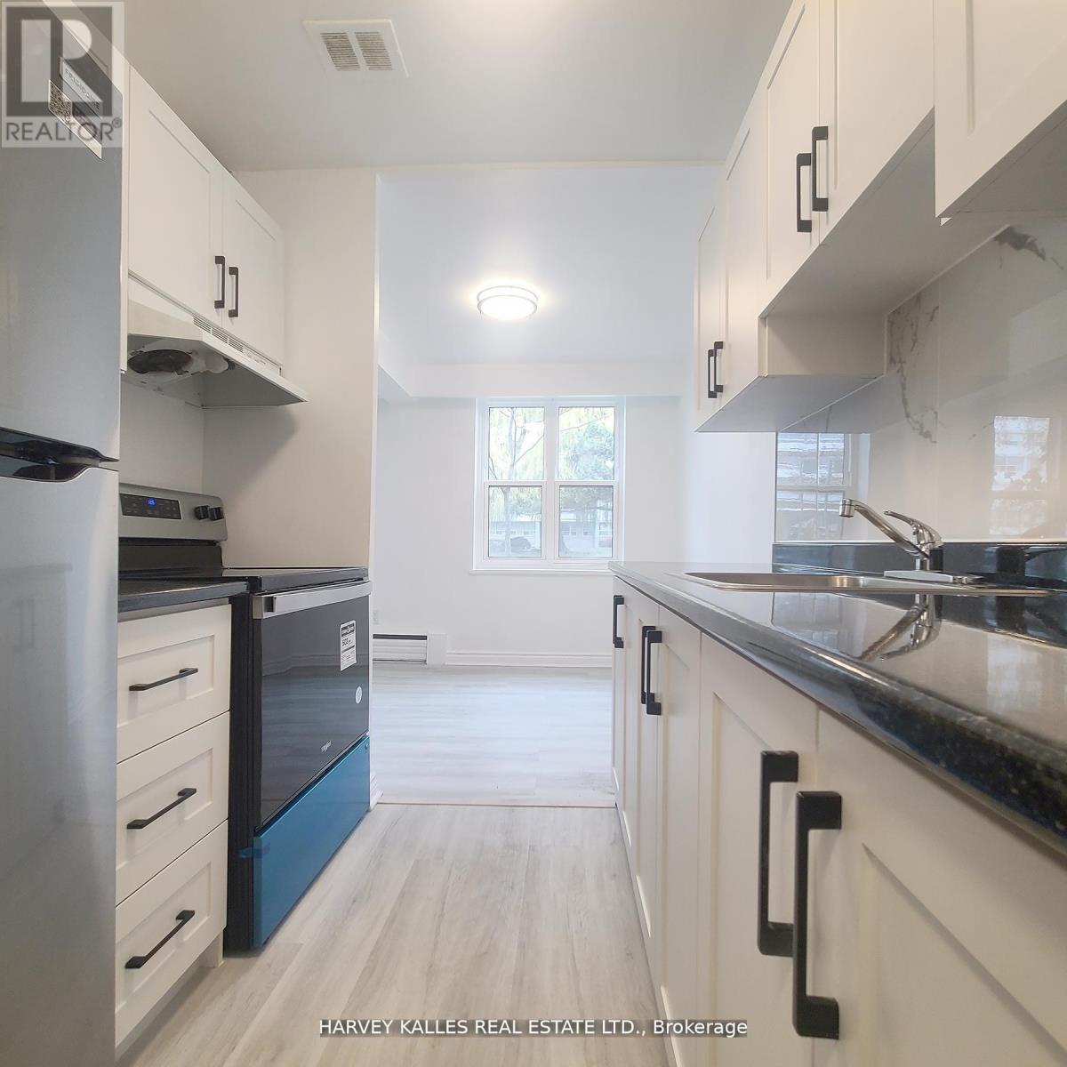 4 - 125 Shelborne Avenue, Toronto (Englemount-Lawrence), Ontario  M6B 2M8 - Photo 4 - C12870832