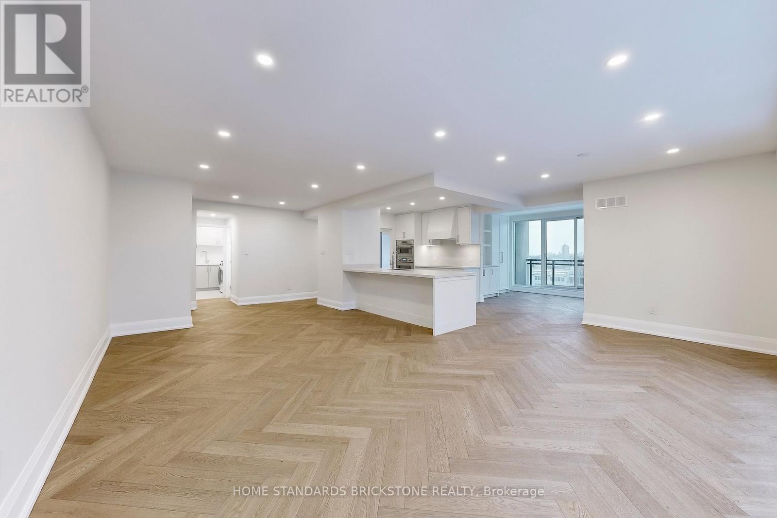 1001 - 40 Rosehill Avenue, Toronto (Rosedale-Moore Park), Ontario  M4T 1G5 - Photo 9 - C12870846