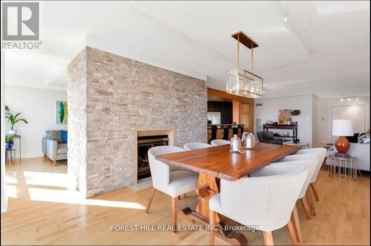 1505 - 130 Carlton Street, Toronto (Cabbagetown-South St. James Town), Ontario  M5A 4K3 - Photo 11 - C12870856