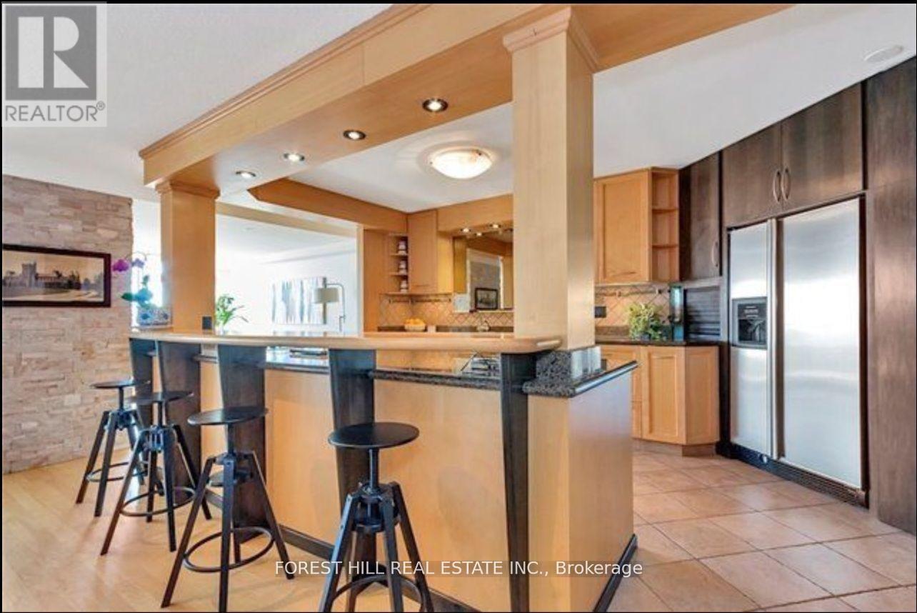 1505 - 130 Carlton Street, Toronto (Cabbagetown-South St. James Town), Ontario  M5A 4K3 - Photo 5 - C12870856