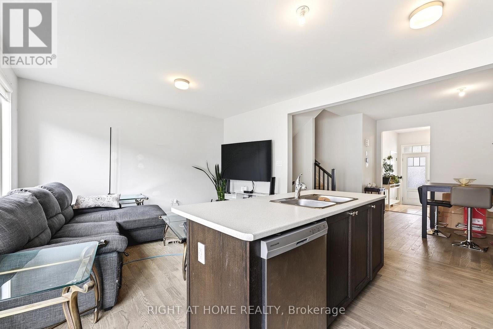 502 Culdaff Road, Ottawa, Ontario  K2S 2Z6 - Photo 11 - X12870834