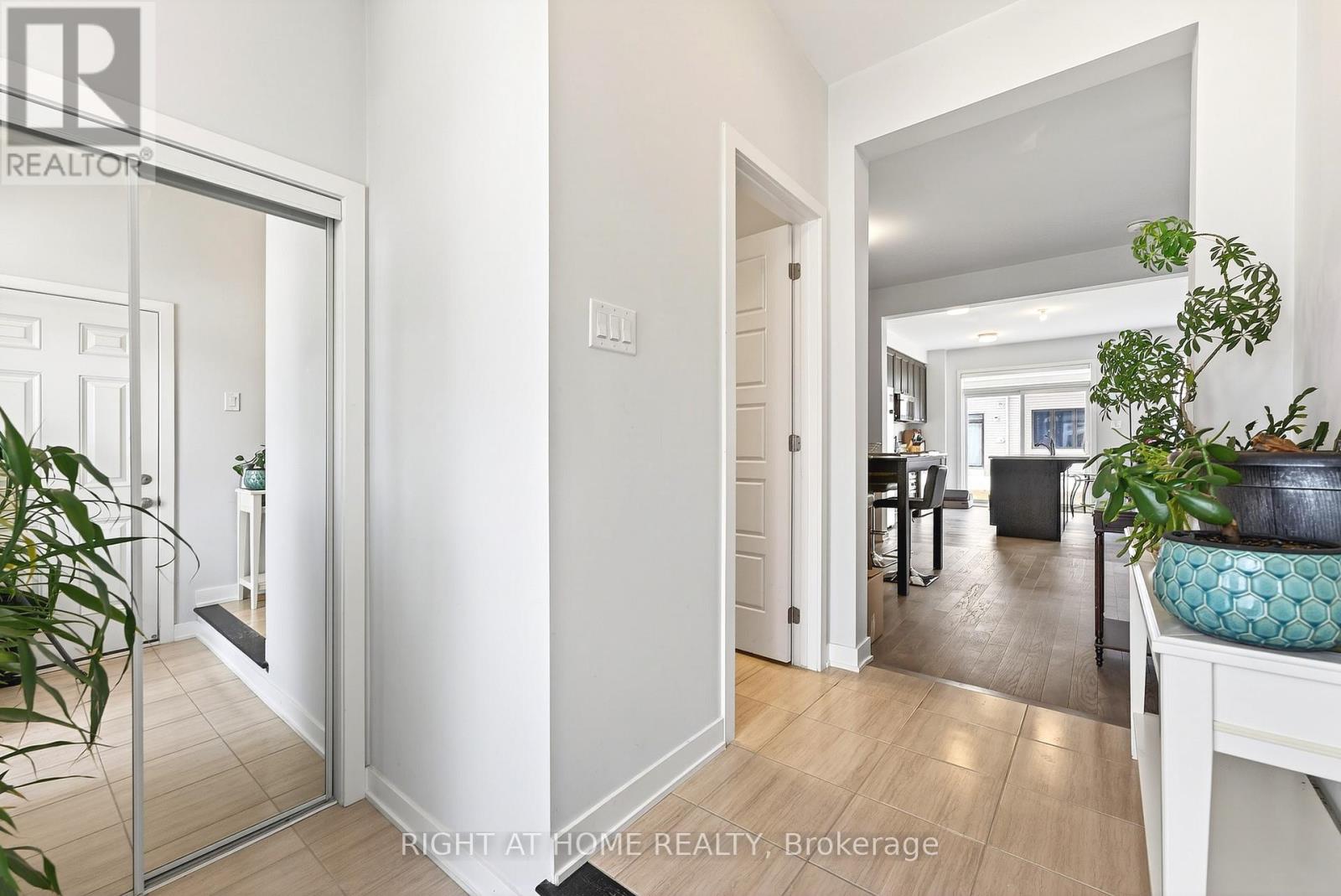 502 Culdaff Road, Ottawa, Ontario  K2S 2Z6 - Photo 3 - X12870834