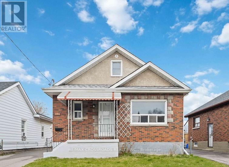 226 Mcnaughton Avenue, Oshawa, Ontario  L1H 3B6 - Photo 2 - E12868086