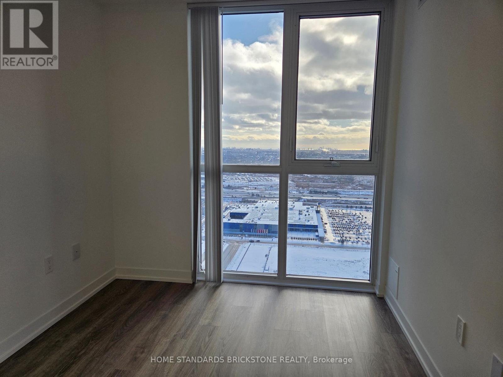 4212 - 8 Interchange Way, Vaughan (Vaughan Corporate Centre), Ontario  L4K 4M3 - Photo 5 - N12870792