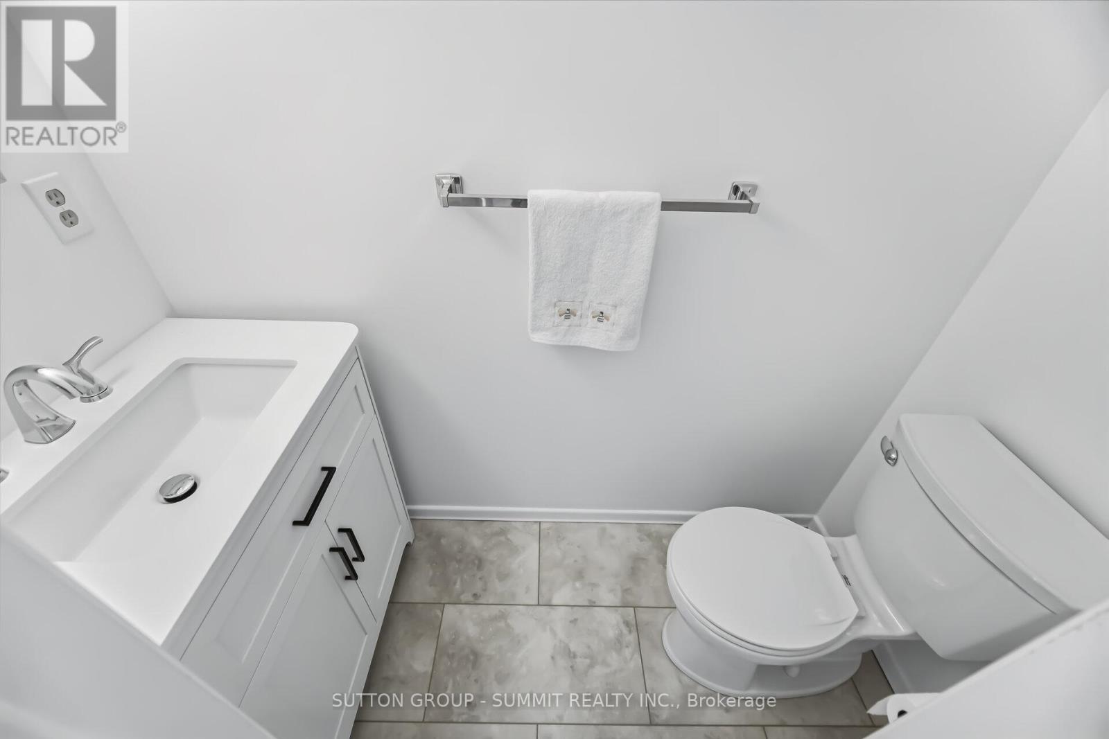 11 St Andrew's Court, Aurora, Ontario  L4G 3B2 - Photo 11 - N12870802