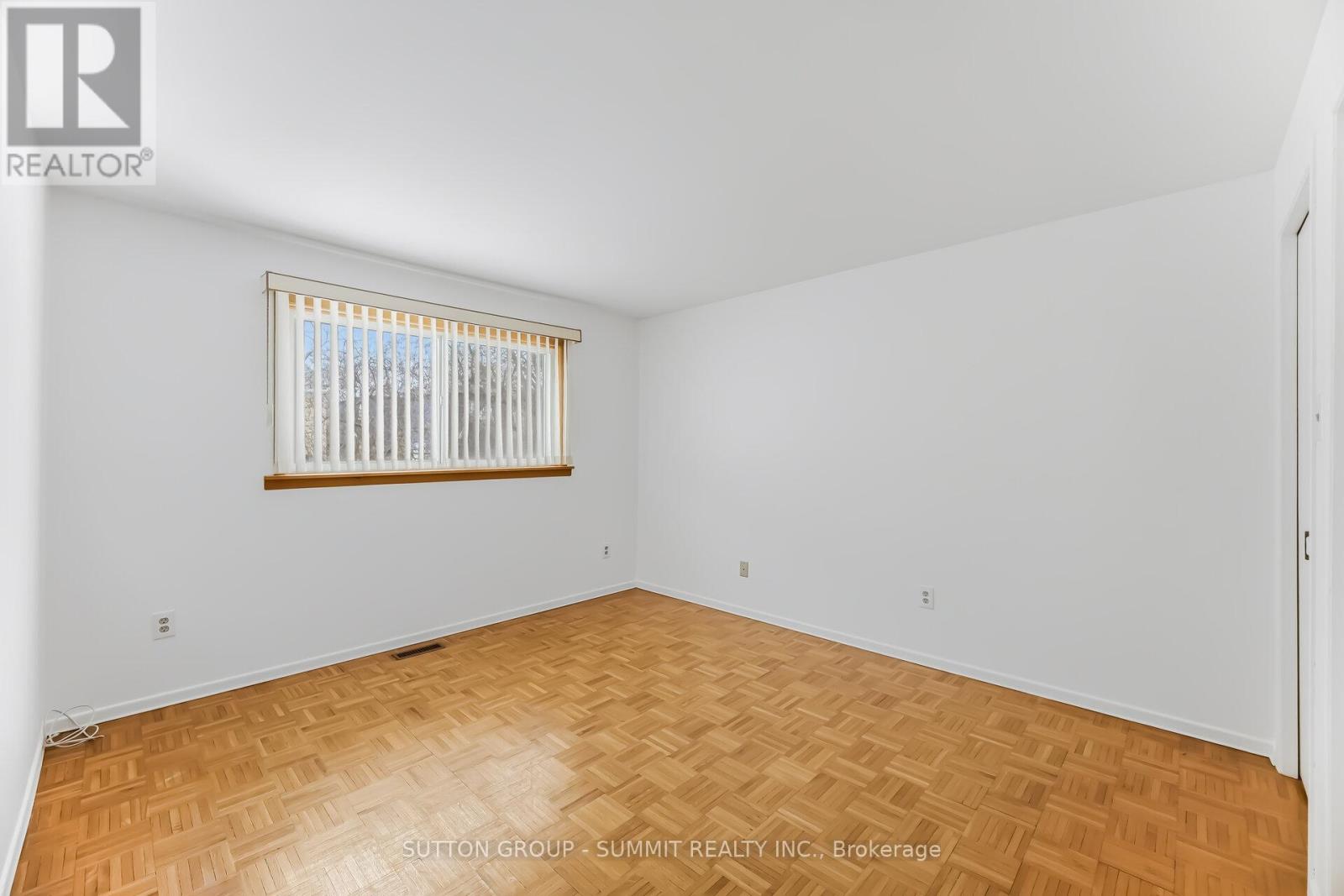 11 St Andrew's Court, Aurora, Ontario  L4G 3B2 - Photo 12 - N12870802